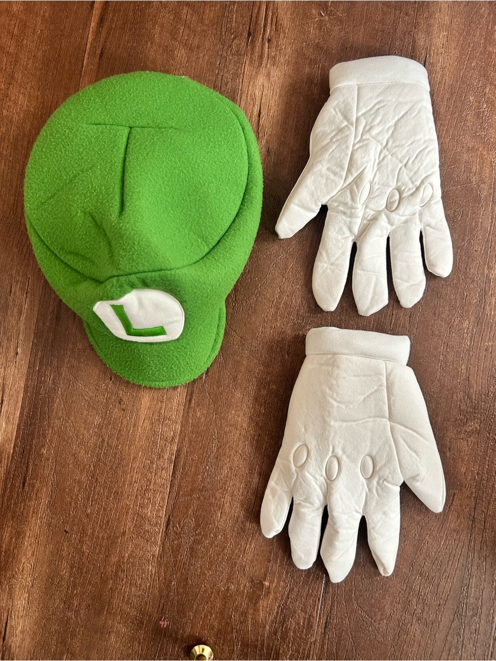 Adult size Luigi costume Super Mario for Halloween, cosplay or trick-or-treat